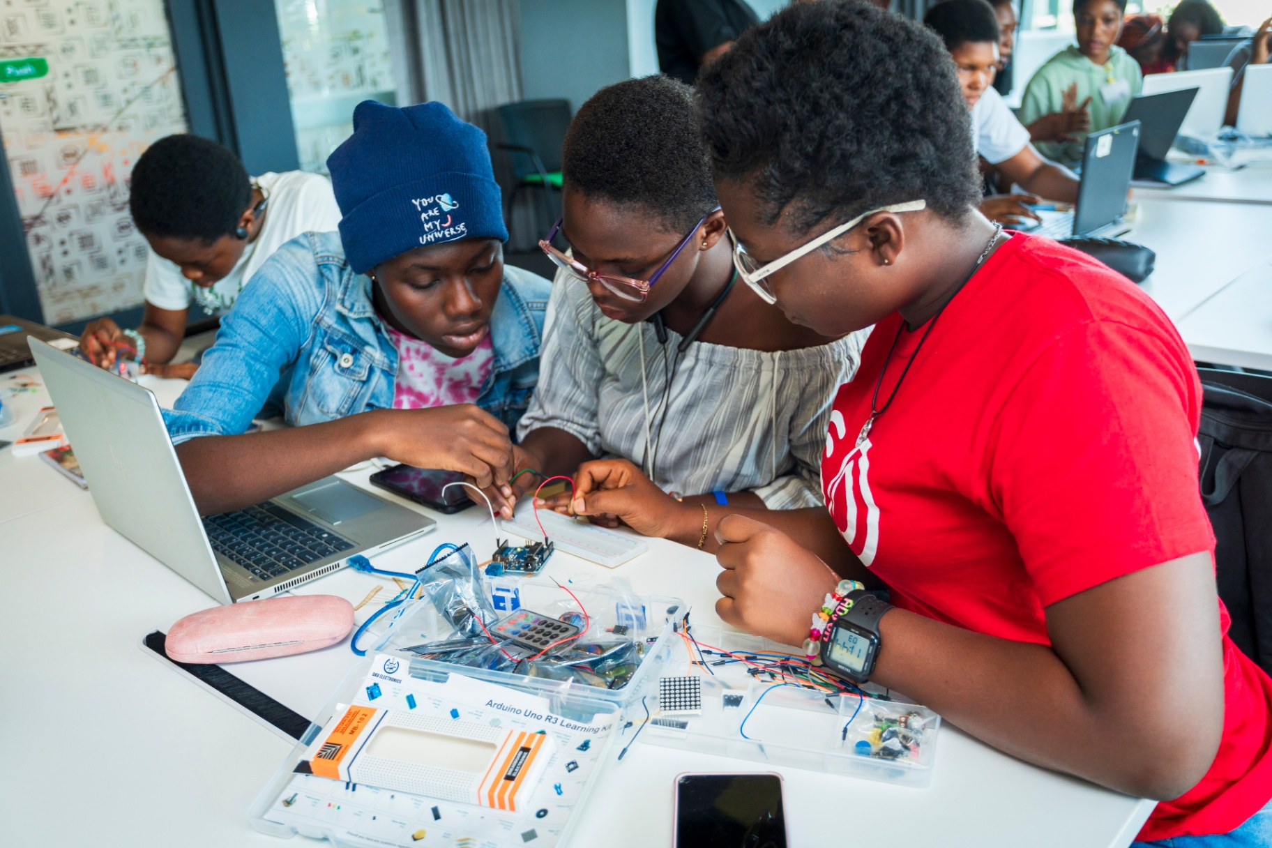 Collaborating on Arduino Uno kits